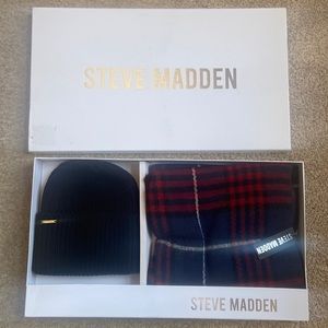 NWT Steve Madden Scarf and Hat gift set